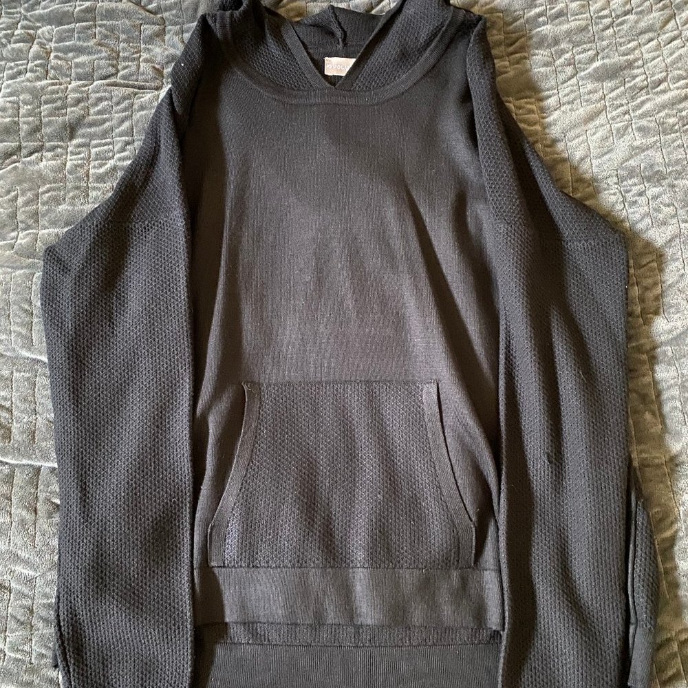 Black Hooded Pull Over Sweater